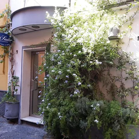 La * Naples